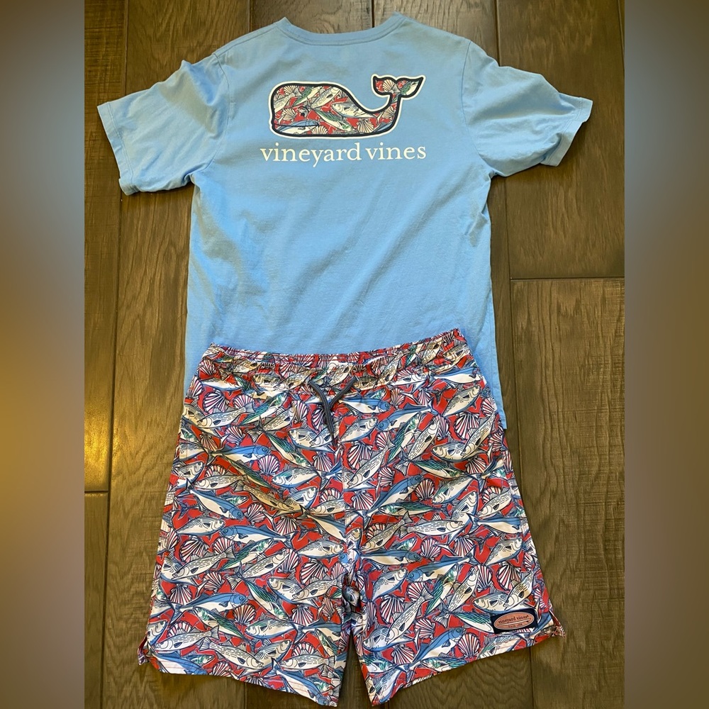 Vineyard Vines Boys Swim Trunks and Matching T-Shirt. Boys size L(16)